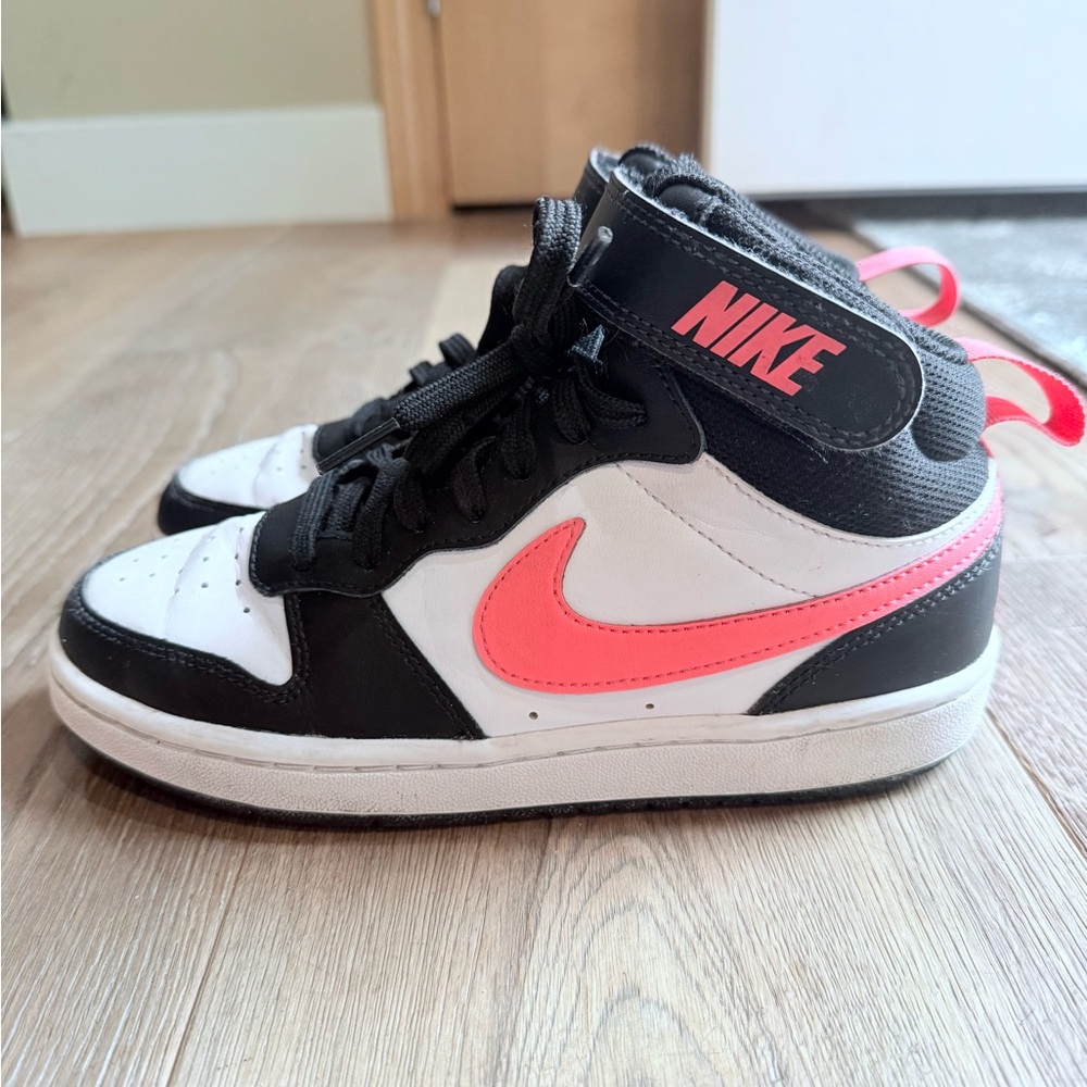 Nike Court Borough Mid 2 High Top Sneakers